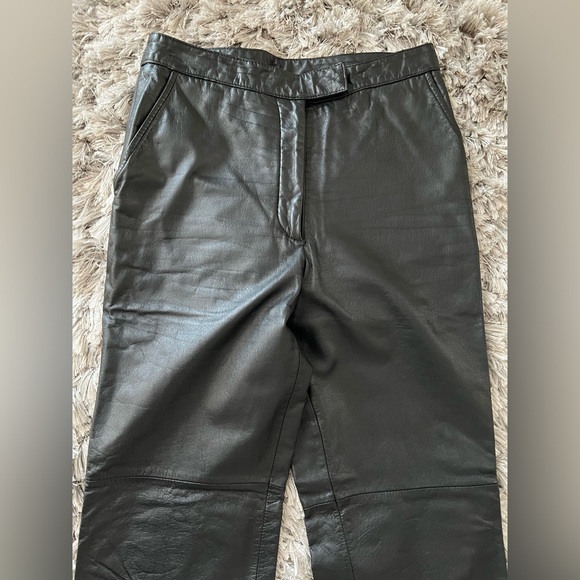 Danier Black Leather Wide Leg Pants 🖤 - Picture 4 of 10
